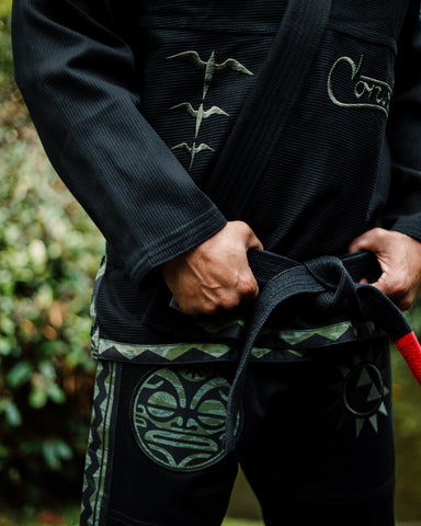 MAUKA (MOUNTAIN): BLACK