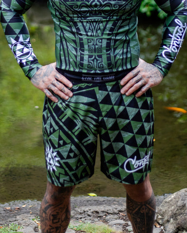 MAUKA SHORTS : BLACK